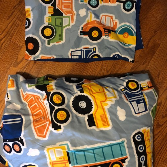 Circo brand dump truck comforter, sheets and 4 pillow cases! Full Size - Picture 7 of 7